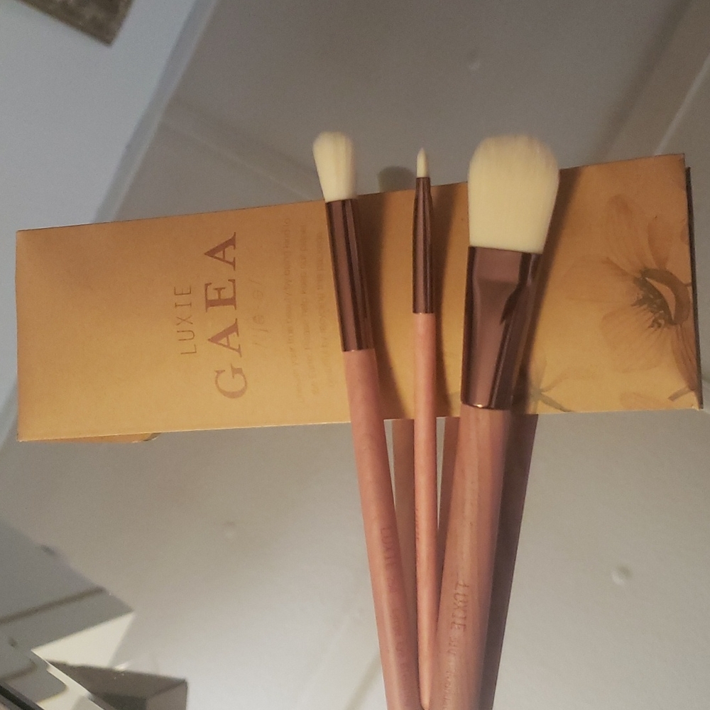 Luxie brush
